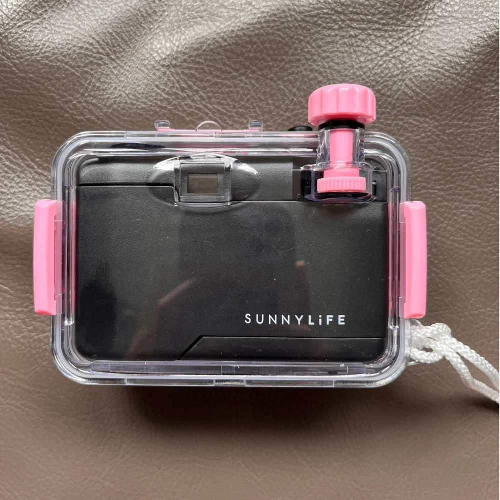 NEW Underwater Camera in Sea Seeker Strawberry